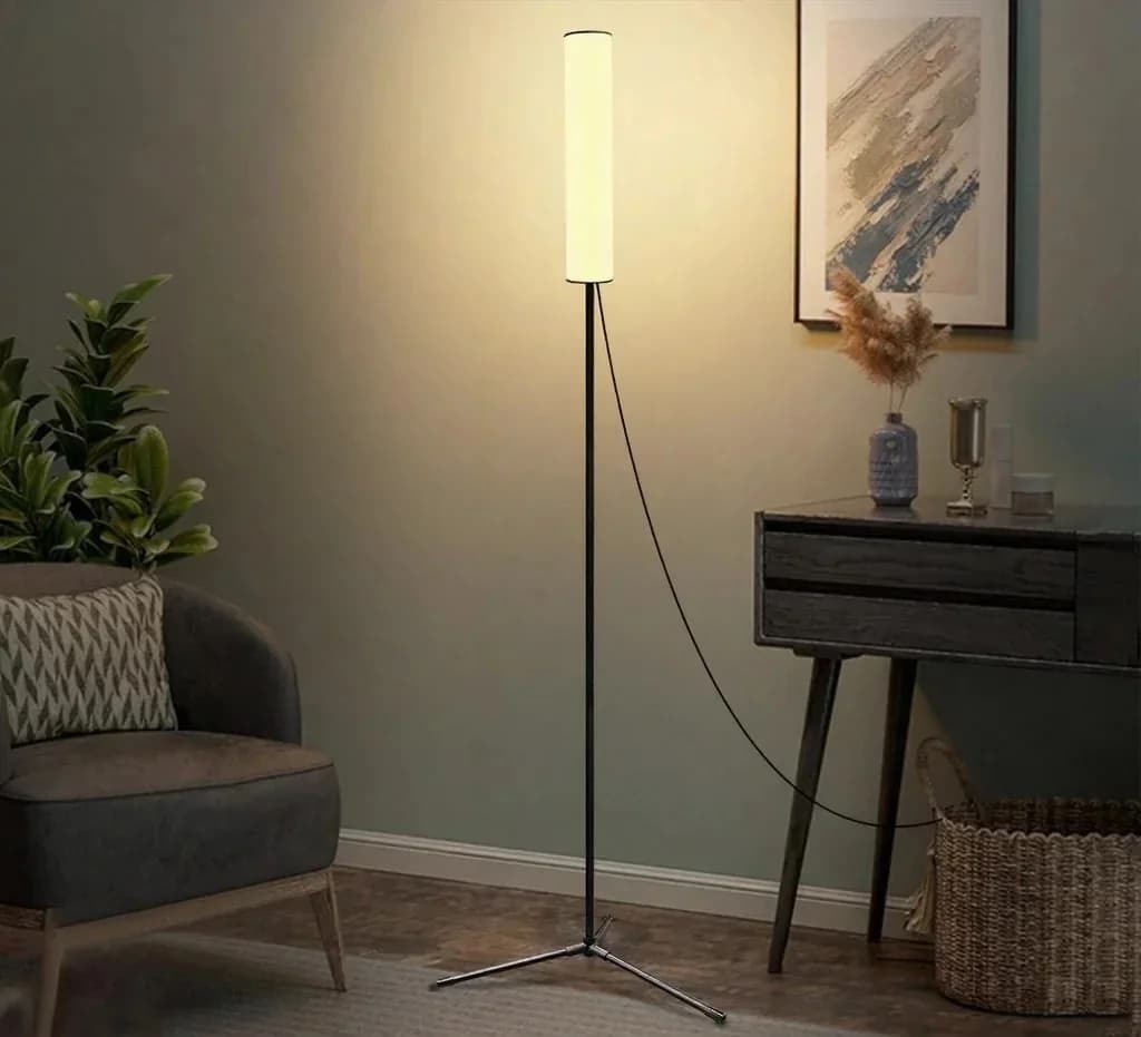 Justerbar LED-gulvlampe med stativ og tre fargemoduser