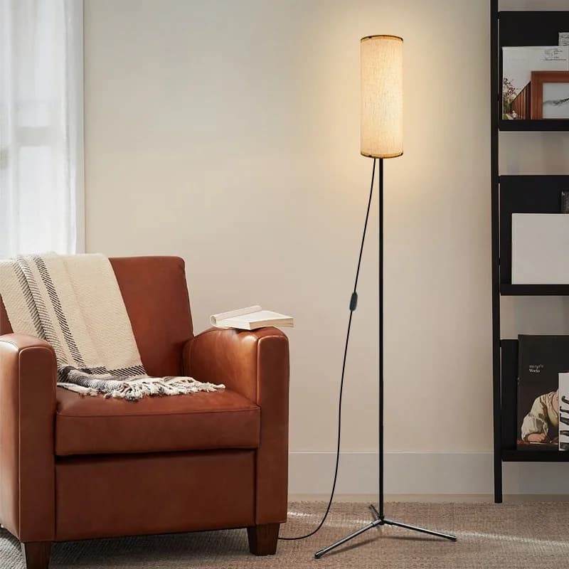 LED-gulvlampe med tekstilskjerm, dimbar trefarget lys
